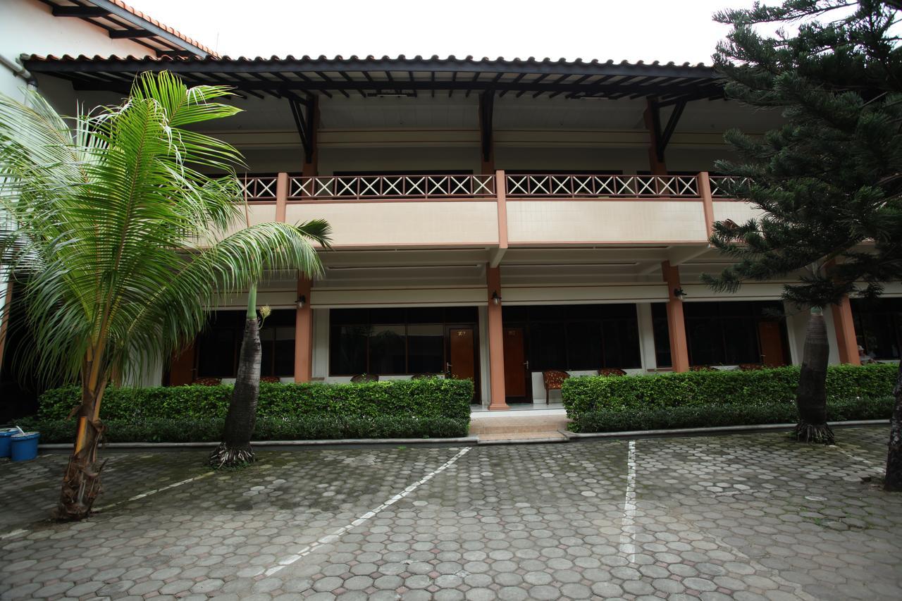 Langensari Hotel Cirebon Dış mekan fotoğraf